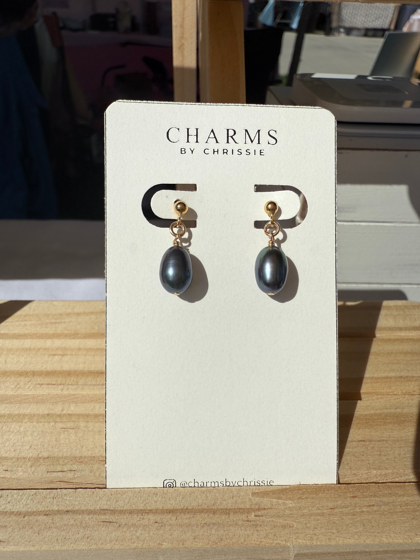 Black Pearl Drop Earring