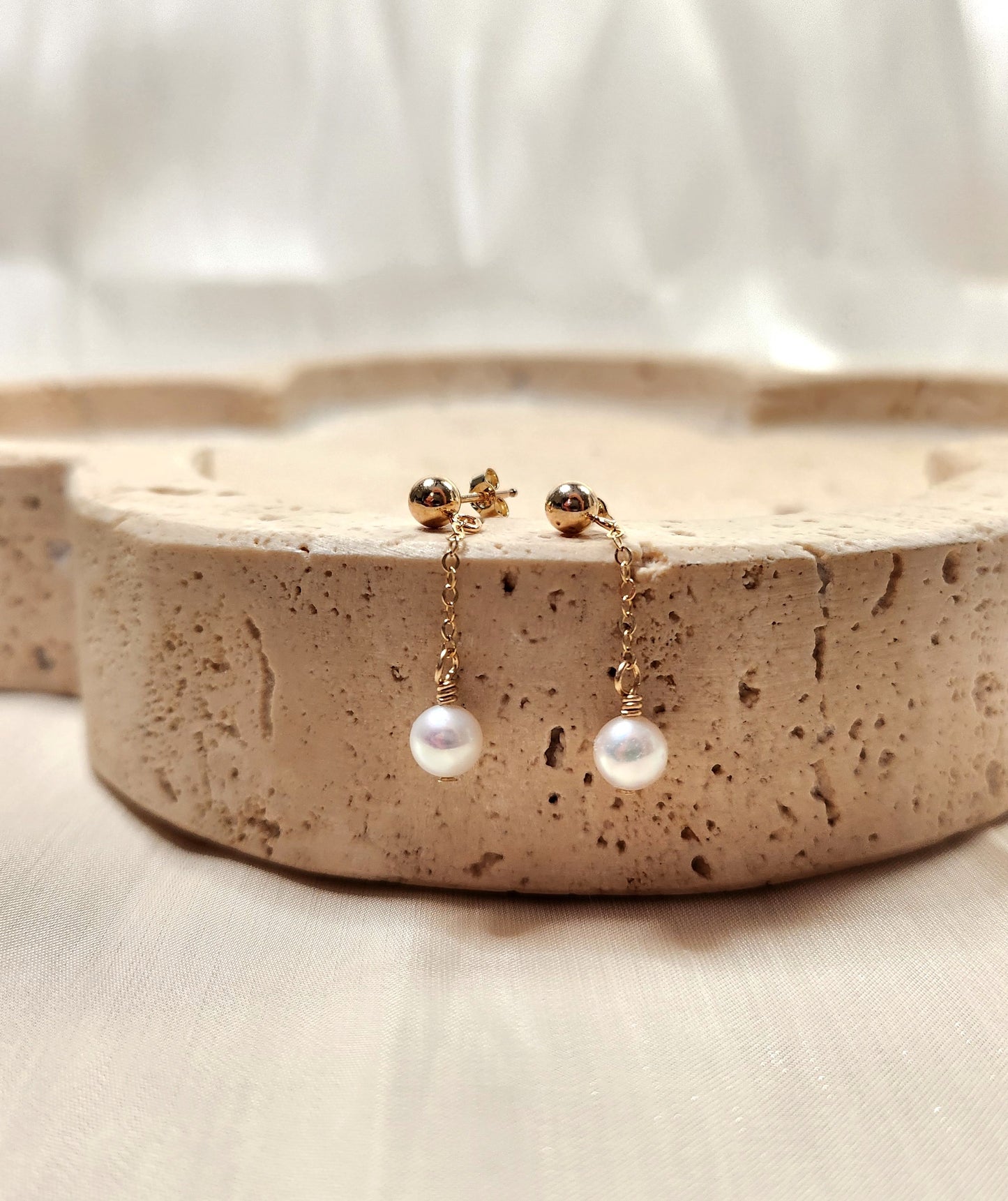 Eliza Pearl Dangle Earrings