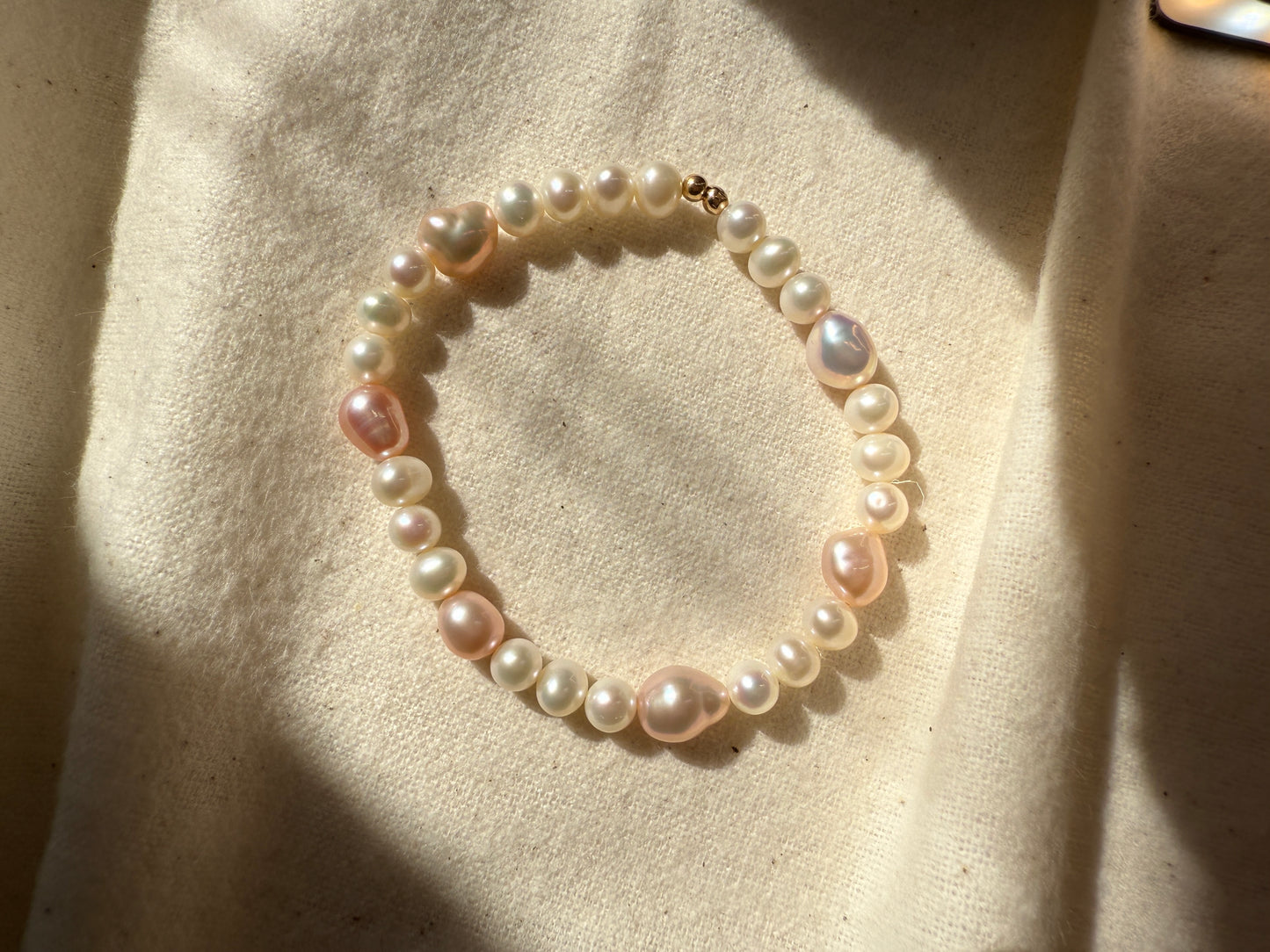 Stretch Pearl Bracelet